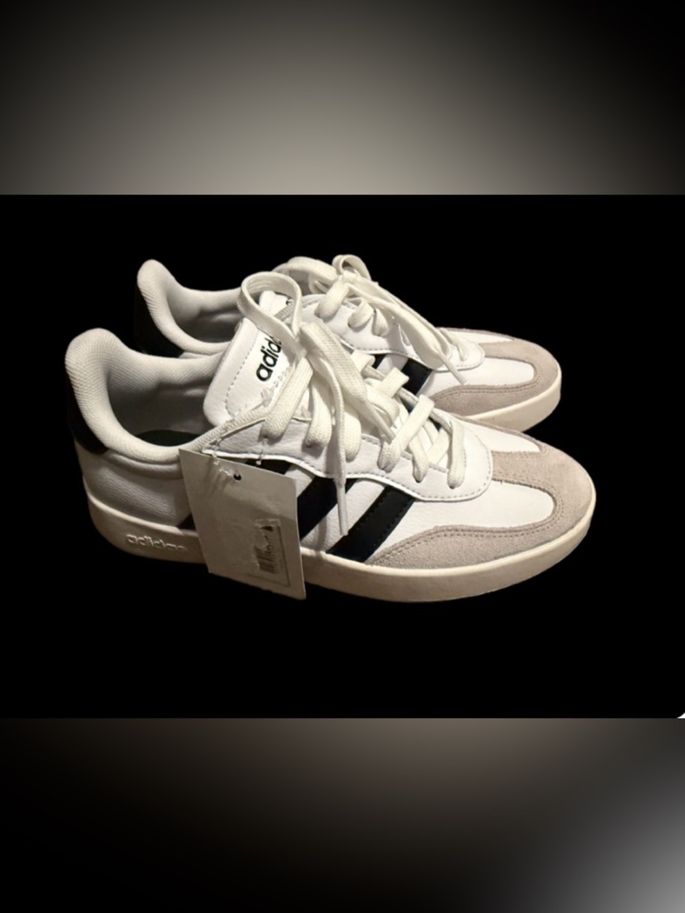 Women’s Adidas sneakers Sz 6.5 like new